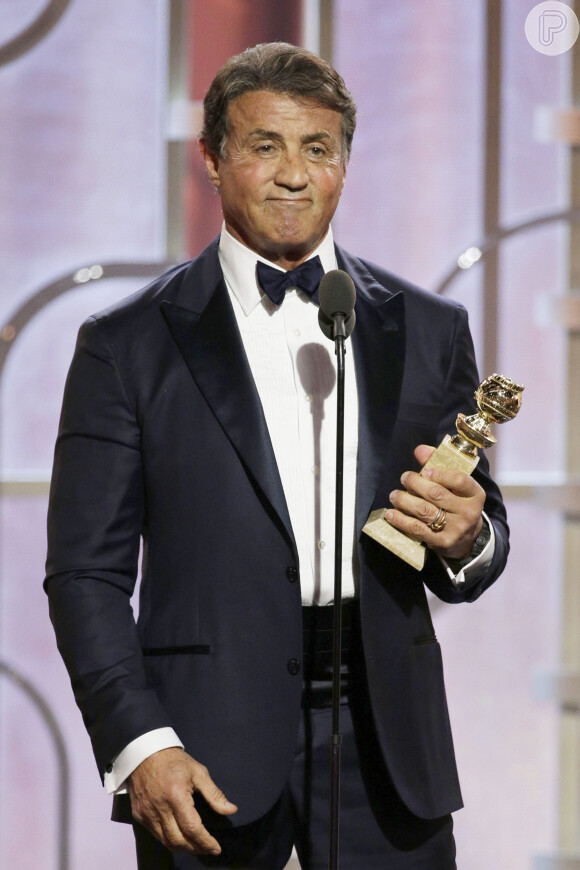 Sylvester Stallone faturou o primeiro Globo de Ouro da carreira por sua participação em 'Creed: Nascido para Lutar', justamente como o personagem Rocky Balboa, criado por ele há 40 anos no filme 'Rambo'. 'Vou tentar não ficar muito emocionado', disse em seu discurso