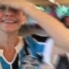Julia Lemmertz pagou aposta e vestiu a camisa do Grêmio mesmo sendo torcedora do Internacional: 'Pronto, passou'