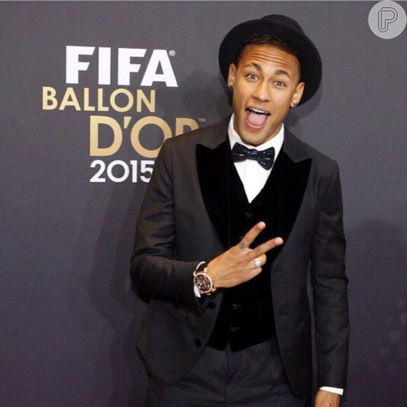 Neymar não levou o prêmio, mas ficou feliz por seu companheiro de time, Lionel Messi, ter ganhado