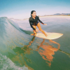 Ana Tapajós é de Niterói, tem 26 anos e adora surfe e esportes radicais, paixões em comum com o galã global, Caio Castro. Ela apresenta o programa "Trilhas e Travessias" no canal pago Off