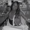 Mariah Carey foi parar no hospital depois de ter deslocado o ombro no set de filmagens do clipe do remix da música 'Beautiful'
