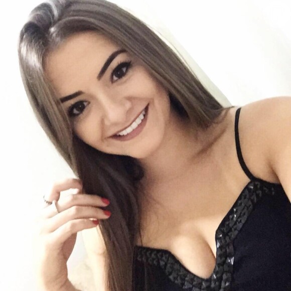 A primeira participante confirmada para o 'Big Brother Brasil' é a jovem mineira Lara Ribeiro