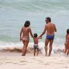 Domingos Montagner curte dia de praia com a família, nesta terça-feira, 12 de janeiro de 2016