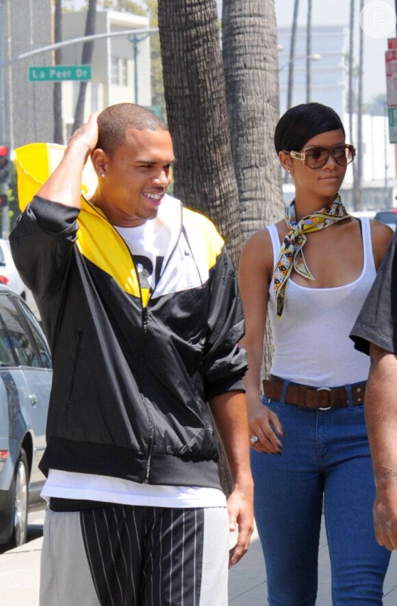 Rihanna e Chris Brown podem dividir a bancada de jurados do 'The X factor'