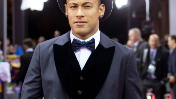 Estilo de Neymar divide opiniões. Veja 20 fotos de looks do jogador!