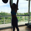 Giulia mostrou sua força e dedicação e postou um vídeo em que aparece fazendo agachamento com peso