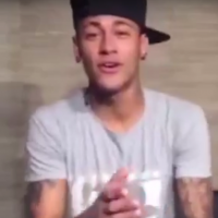 Neymar canta música contra o racismo em vídeo. Veja clipe de 'Sangue Vermelho'!