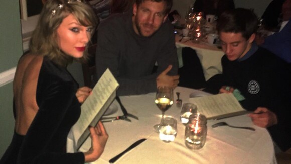 Fã interrompe jantar de Taylor Swift e Calvin Harris para foto: 'Mamãe e papai'