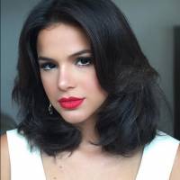 Bruna Marquezine grava seminua e terá cena de sexo com Letícia Colin na TV