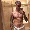 Justin Bieber postou imagens apenas de toalha no Instagram