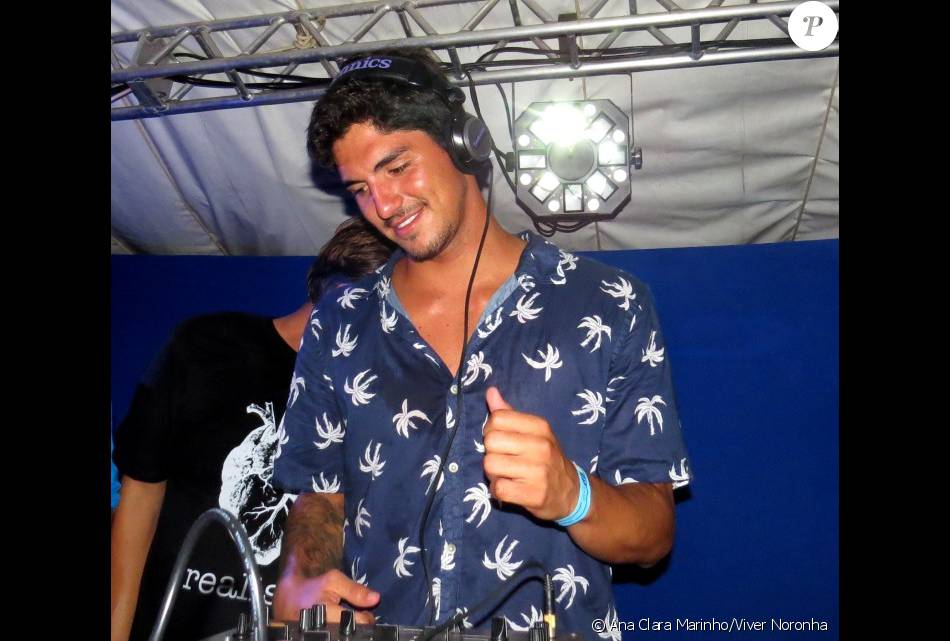 Gabriel Medina Atacou De Dj Na Festa Promovida Pela Equipe Do Quadro Nas Ondas De Noronha 3 Do Esporte Espetacular Da Globo Neste Domingo 17 De Janeiro D Purepeople