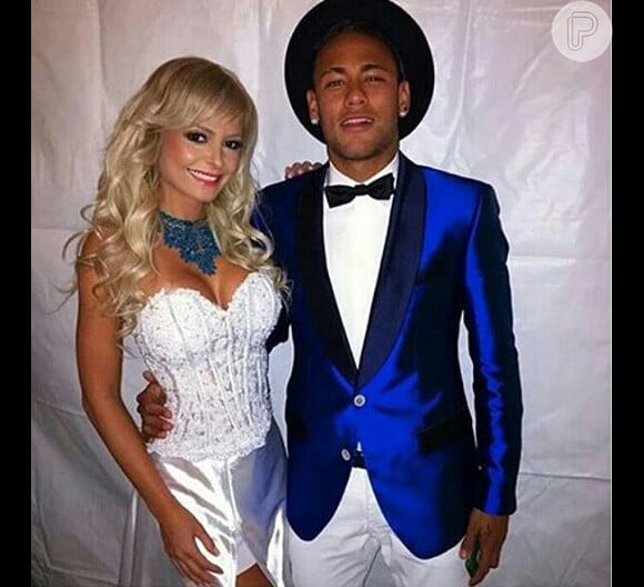 Neymar está sendo apontado como affair da ring girl Jhenny Andrade, diz o colunista Leo Dias, do jornal 'O Dia', nesta terça-feira, 19 de janeiro de 2016