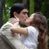 Leandro (Pedro Brandão) e Maria (Bianca Bin) são namorados e estão apaixonados, na novela 'Êta Mundo Bom!'