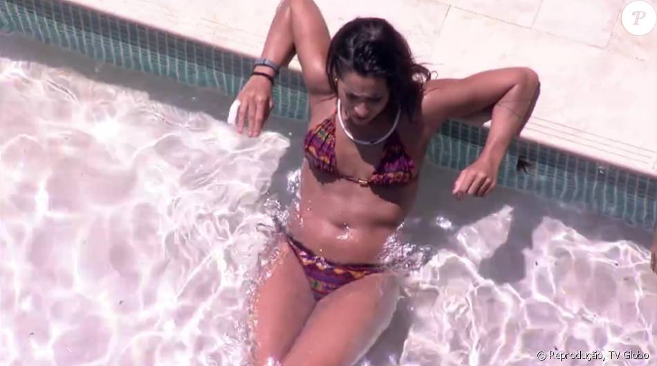 Juliana Exibe Curvas Enquanto Relaxa Na Piscina Do Bbb Purepeople