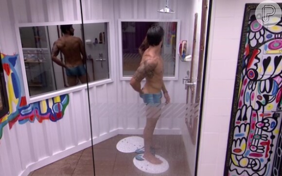Renan, do 'BBB16', fez a alegria da mulherada durante o banho