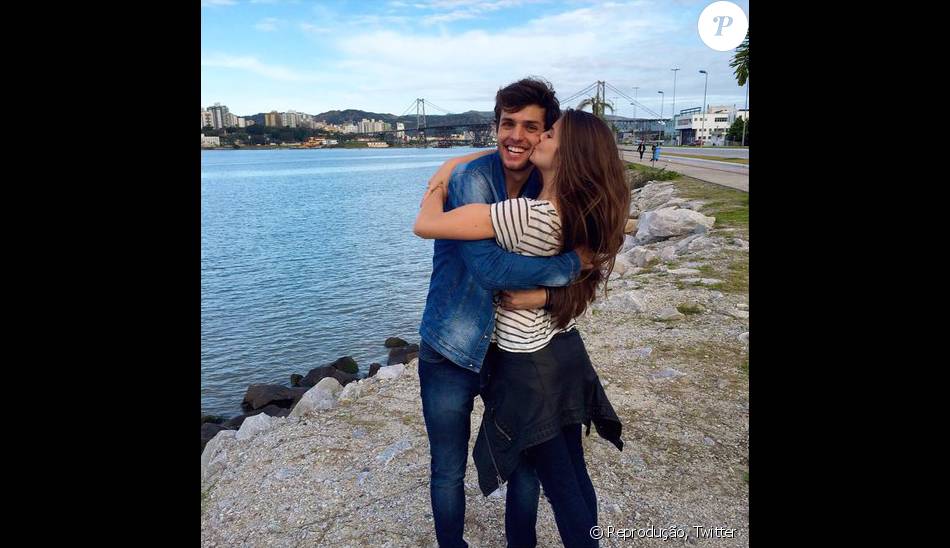 Em Outra Foto Com O Namorado Lucas Cattani No Twitter Camila