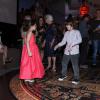 Mel Maia se diverte na pista de dança em festa de lançamento de 'Joia Rara'