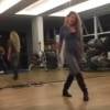 Xuxa Meneghel aparece dançando ao som de Beyoncé em vídeo postado nesta sexta-feira, dia 22 de janeiro de 2016, para um duelo com Ludmilla