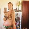 Luana Piovani postava fotos exibindo a barriga durante a gravidez