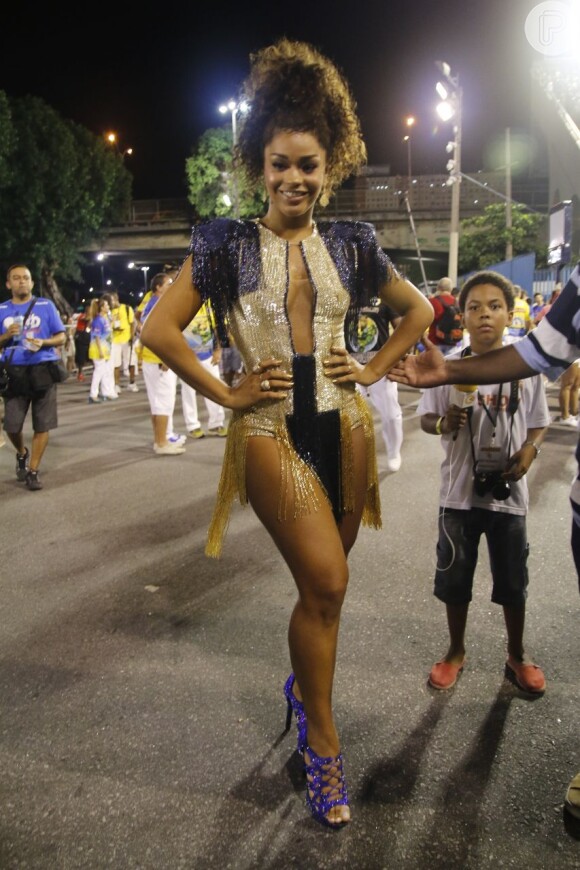 Juliana Alves participa do ensaio da Unidos da Tijuca na Sapucaí, no Rio de Janeiro, em 24 de janeiro de 2015