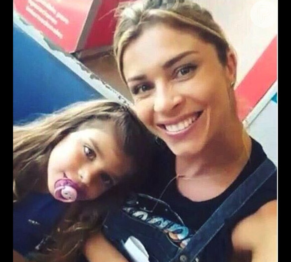 Grazi Massafera sempre posta momentos que vive com a filha, Sofia, em suas redes sociais