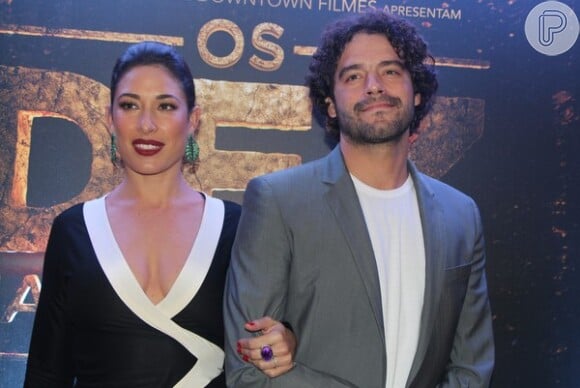Guilherme Winter e Giselle Itié assumiram o namoro durante as gravações da novela 'Os Dez Mandamentos'