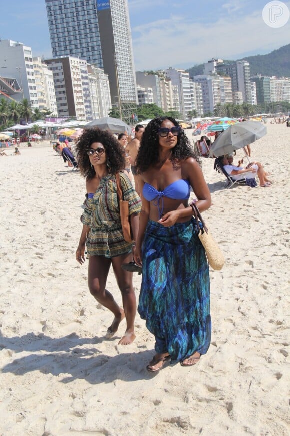 Cris Vianna grava clipe na praia de Copacabana