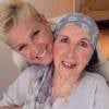 Xuxa com a mãe, Alda Meneghel, que completou 79 anos nesta terça-feira, 26 de janeiro de 2016