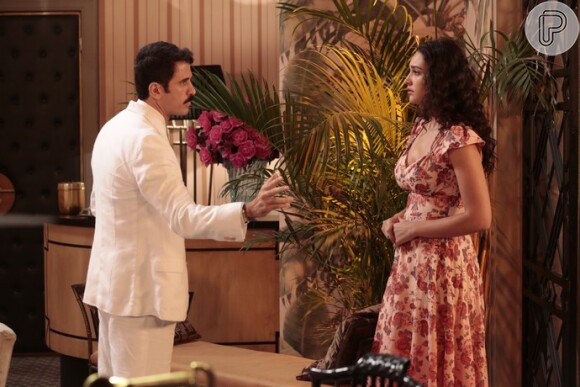 Ernesto (Eriberto Leão) manda Filomena (Débora Nascimento) afastar Candinho (Sergio Guizé) e ameaça-a, na novela 'Êta Mundo Bom!'