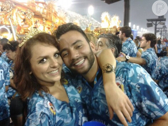 Monica Iozzi está solteira após um ano e meio de namoro com Felipe Atra. No carnaval de 2015, os dois foram fotografados juntos num dos camarotes da Sapucaí