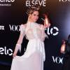 Mulher de Bruno Gagliasso, Giovanna Ewbank escolheu look branco e com transparência para o Baile da Vogue 2016. O vestido é da estilista Helo Rocha