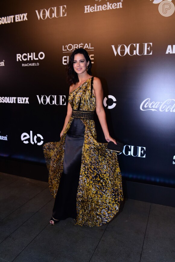 Mulher de Rodrigo Faro, Vera Viel escolheu vestido do estilista Carlos Miele para o Baile da Vogue, nesta quinta-feira, 28 de janeiro de 2016