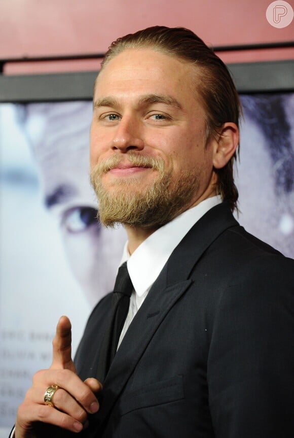Charlie Hunnam será Christian Grey em 'Cinquenta Tons de Cinza'