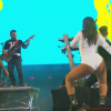 Anitta rebola durante show em festival no Rio Grande do Sul