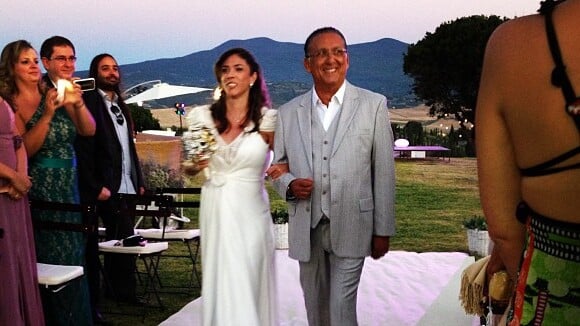 Galvão Bueno se emociona em casamento da filha na Itália; confira fotos
