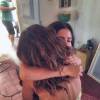Camila Pitanga posta foto de abraço em Julia Dalavia, que fará sua personagem na fase jovem
