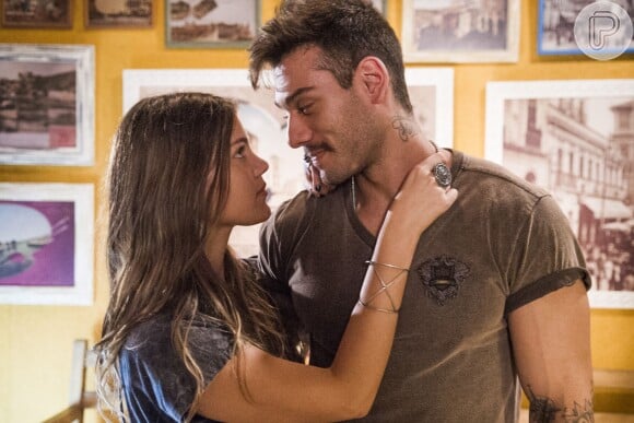 Uodson (Lucas Lucco) pede Alina (Pâmela Tomé) em namoro em 'Malhação: Seu Lugar no Mundo'