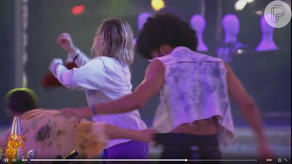 Dona Geralda caiu ao dançar na primeira festa do 'BBB16'