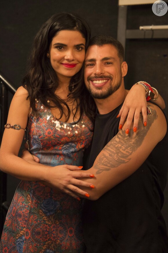Toia (Vanessa Giácomo) e Juliano (Cauã Reymond) se casam, na novela 'A Regra do Jogo'
