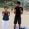 Claudia Rodrigues pratica exercícios para manter o tônus muscular