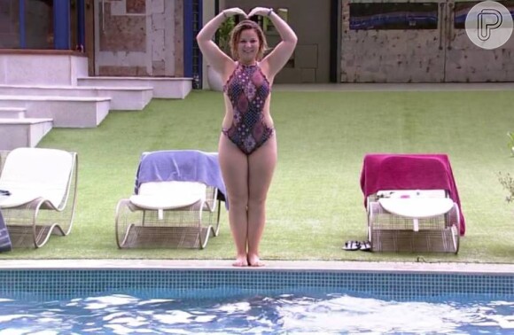 Cacau está intensificano a malhação para emagrecer: antes de entrar no 'Big Brother Brasil 16' ela engordou 10 kg