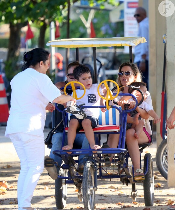 Wanessa passeou com os filhos, José Marcus e João Francisco, na Lagoa Rodrigo de Freitas nesta terça-feira, 2 de fevereiro de 2016