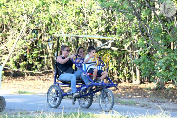 Wanessa passeou com os filhos, José Marcus e João Francisco, na Lagoa Rodrigo de Freitas nesta terça-feira, 2 de fevereiro de 2016