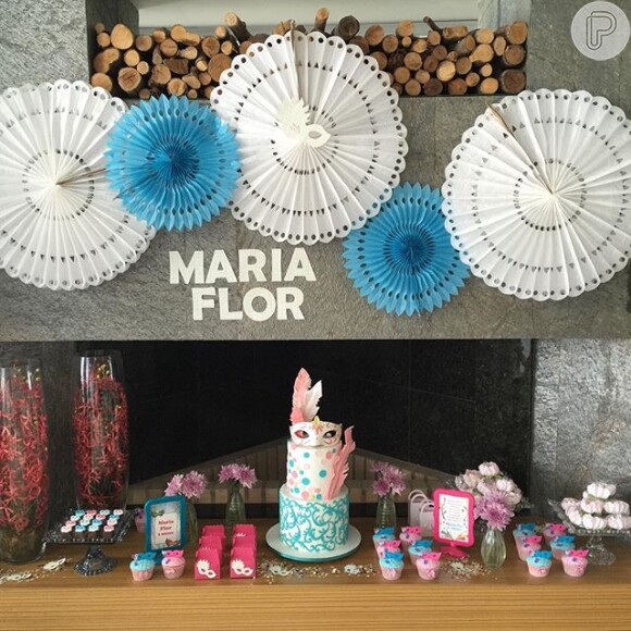 Deborah postou uma foto mostrando a decoração da festinha que organizou em homenagem aos dois meses de nascimento da filha