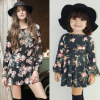 Com vestido florido, chapéu e botas pretas, Alice reproduziu visual de Camila Queiroz