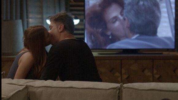 Beijo de Eliza e Arthur em 'Totalmente Demais' é criticado na web: 'Pior casal'