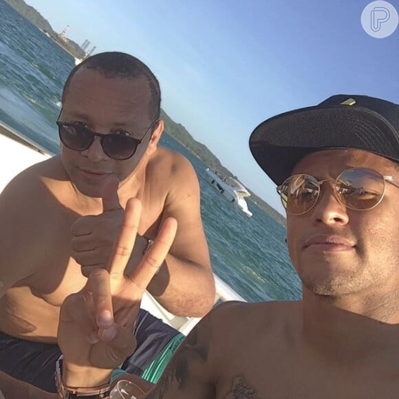 Neymar recebeu os parabéns do pai, Neymar Santos: 'Feliz aniversário filho!!! Te amamos muito'