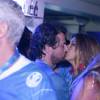 Marcelo Serrado trocou beijos com a mulher, Roberta Fernandes, no camarote da Boa na Sapucaí neste domingo, 7 de fevereiro de 2016