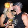 Laura Keller e o marido, o empresário Jorge Sousa, se beijaram no show do Luan Santana, na segunda-feira, 8 de fevereiro de 2016