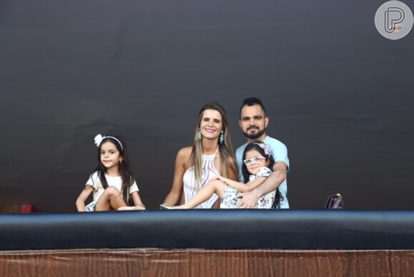 Luciano Camargo visitou o camarote sertanejo na Sapucaí, Rio de Janeiro, nesta sexta-feira, 05 de fevereiro de 2016.